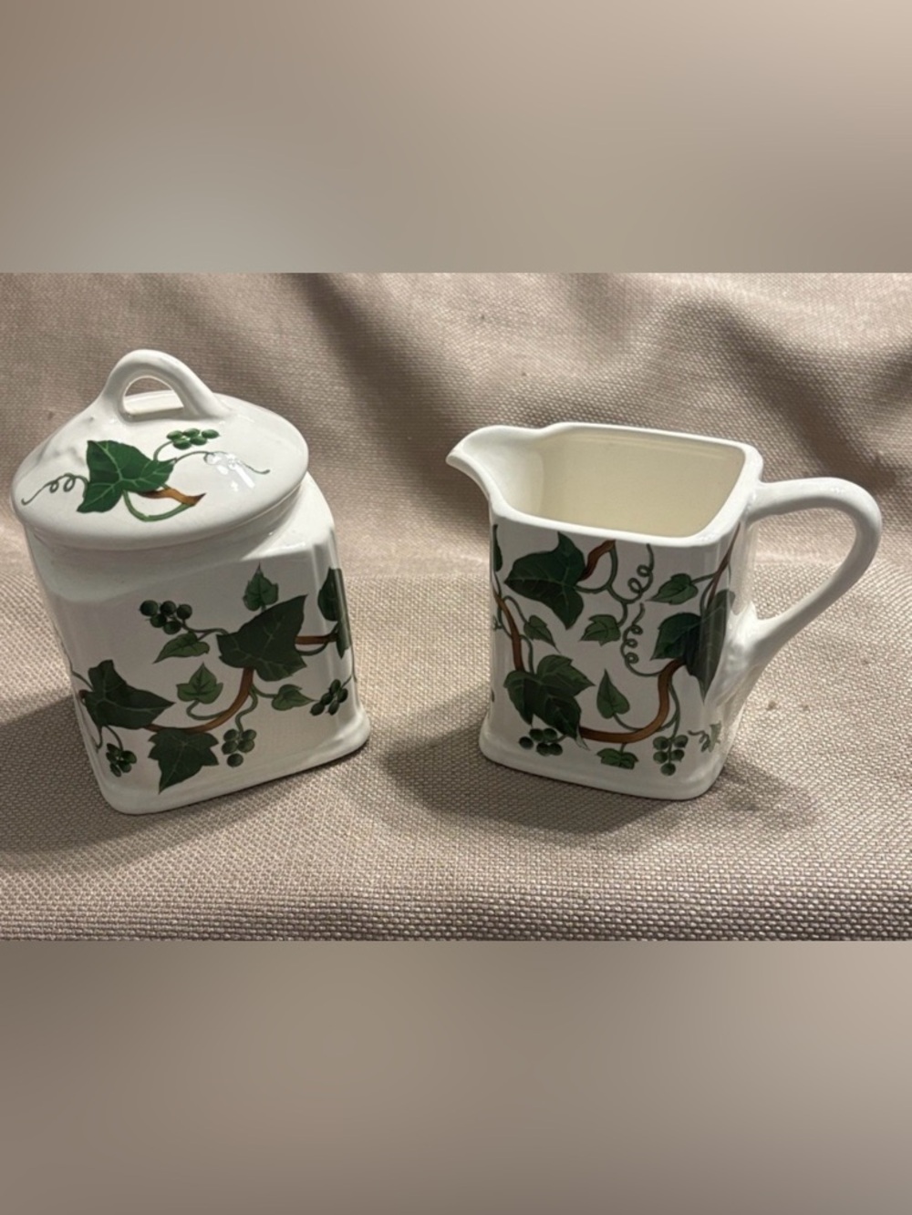 Unbranded English Ivy Sugar Bowl & Creamer Set